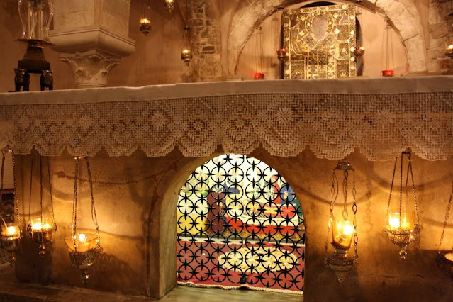 Tomb of Saint Nicholas in the crypt of the Basilica