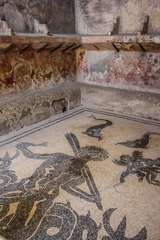 Apodyterium of the female section of the thermal bath